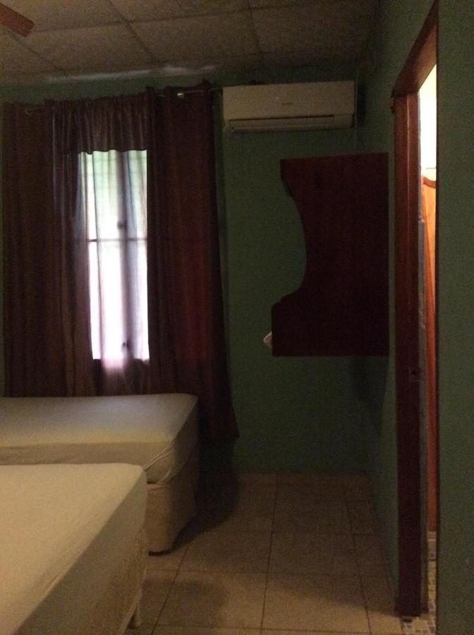 Puerto Armuelles Hostel Guayacan מראה חיצוני תמונה